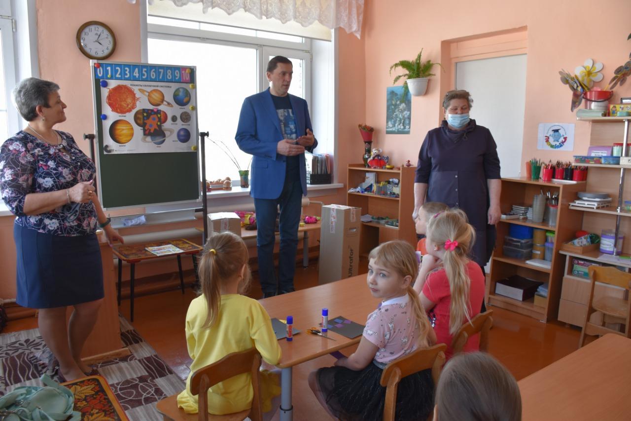Фото Депутат Госдумы взял на личный контроль ремонт старейшего детсада в Верх-Туле 2